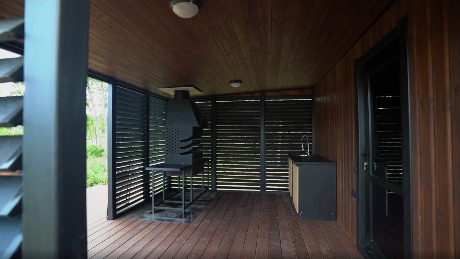 Большая баня с террасой в Подмосковье