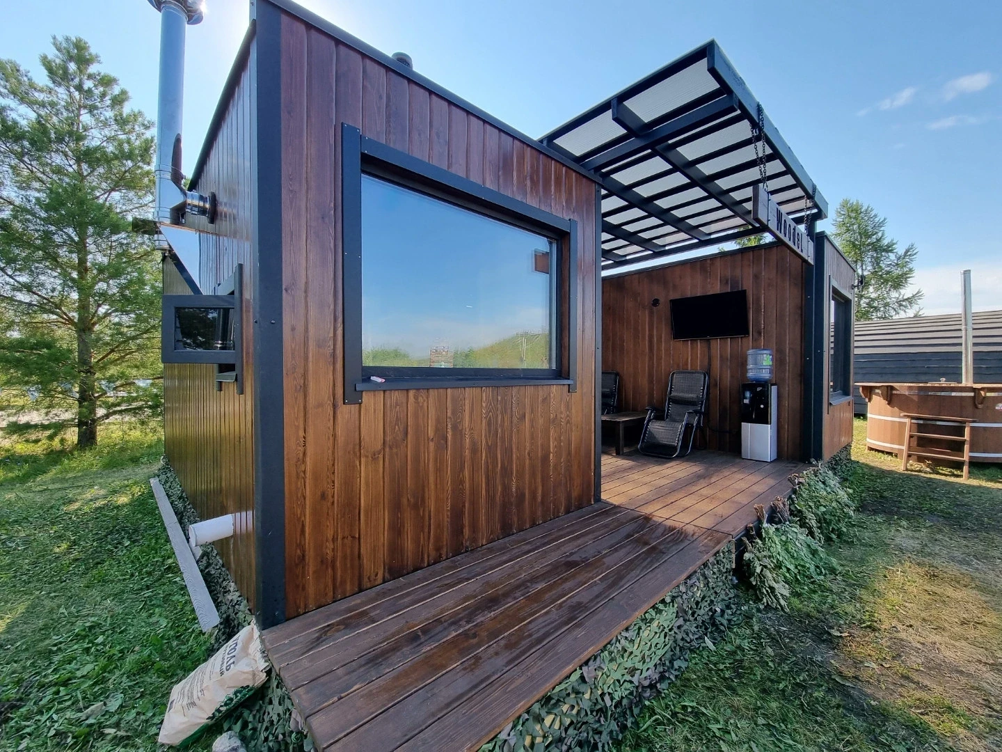 Модульная баня с панорамным окном